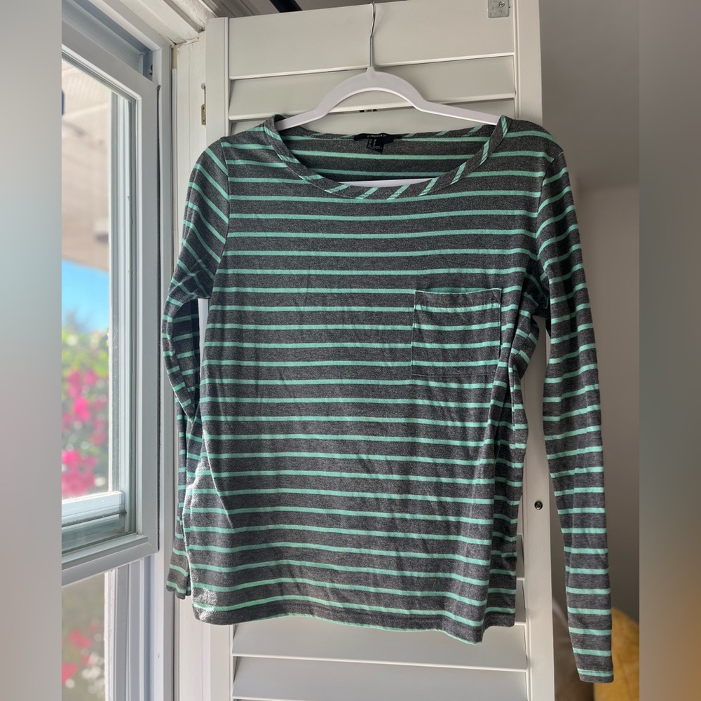 Gray and turquoise long sleeved Forever 21 shirt